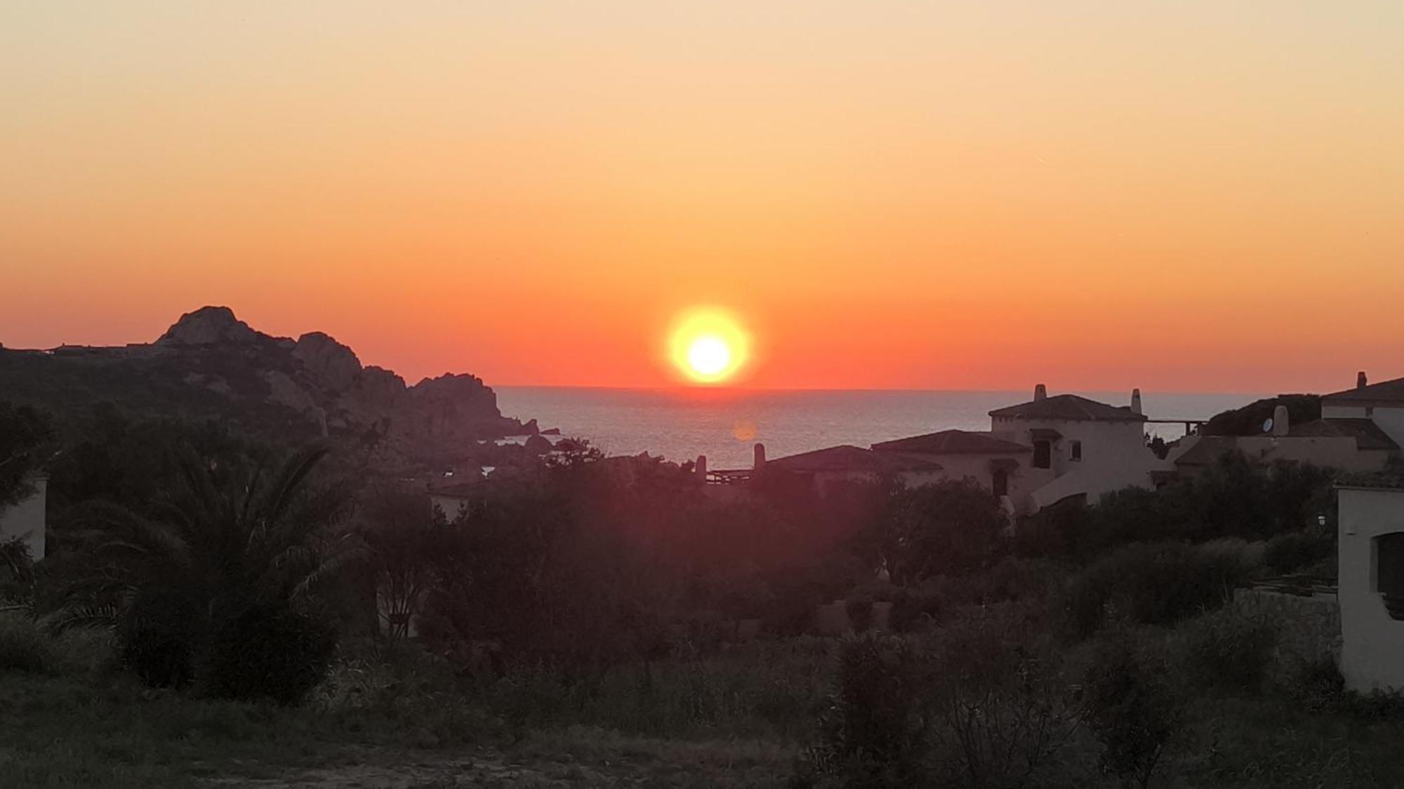 Residence Cala Rossa Isola Rossa Bagian luar foto